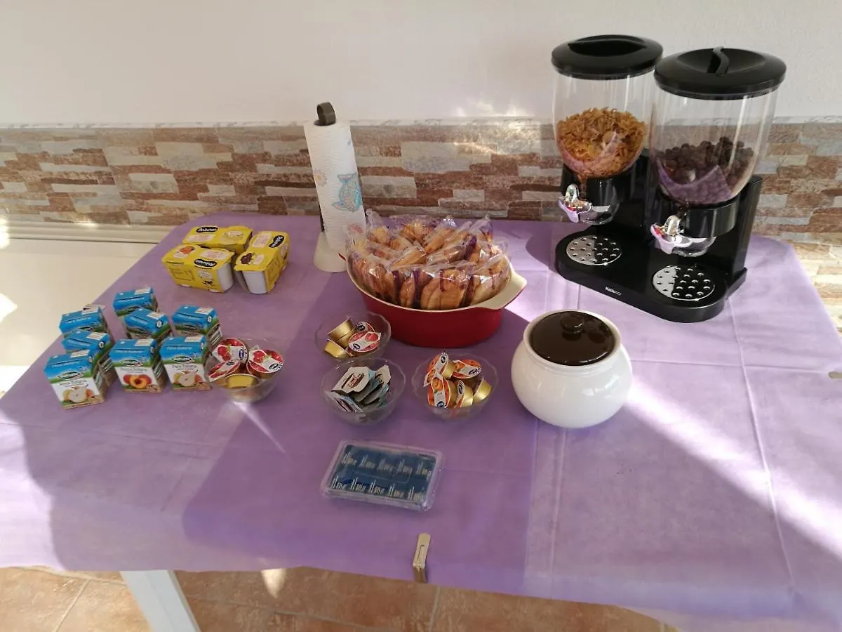 فندق مبيت وإفطار ألغيرو B&B Domo E Nonna
